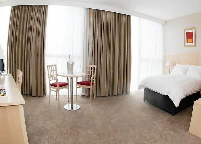 Travelodge Airport South ホテル