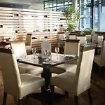 Travelodge Airport South Hotell 3*