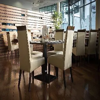 Travelodge Airport South 酒店