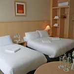 Hotel Travelodge Airport South 3*