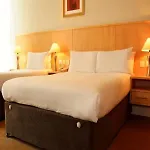 Travelodge Airport South ホテル 3*