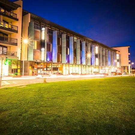 Travelodge Dublin Airport South Hotel 3*