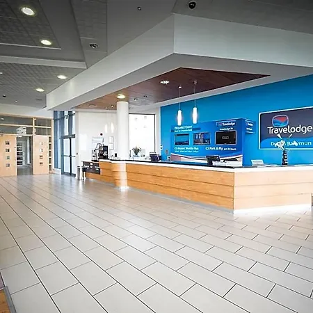 Travelodge Airport South 3*