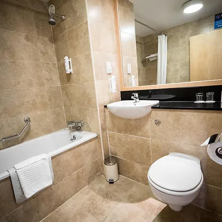 Travelodge Airport South 3* דבלין