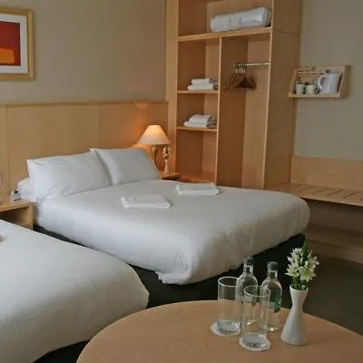 Hotel Travelodge Dublin Airport South 3*