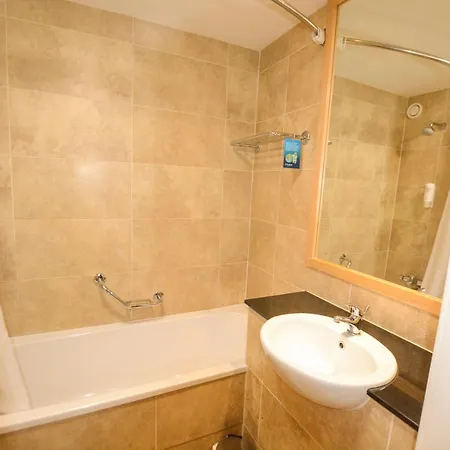 מלון Travelodge Airport South דבלין