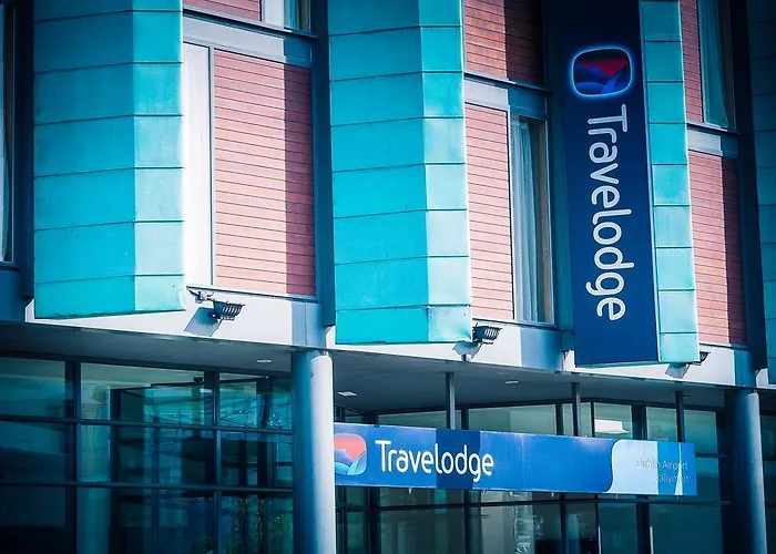 Travelodge Airport South Szálloda