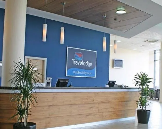 Travelodge Airport South Szálloda