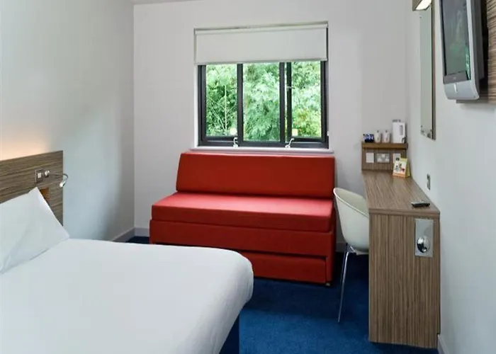 Travelodge Airport South Szálloda