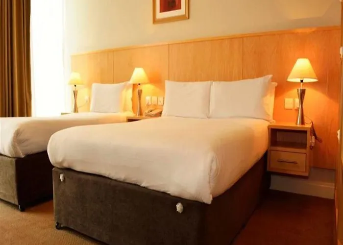 Travelodge Airport South Szálloda 3*